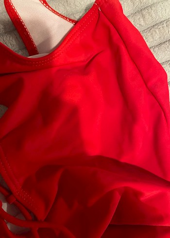 Kırmızı Sırt Detaylı Kadın Mayo - Görsel 4