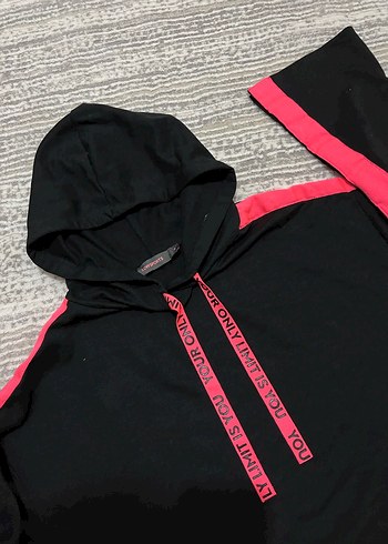 Siyah Kapüşonlu Fermuarlı Crop Sweat - Görsel 2