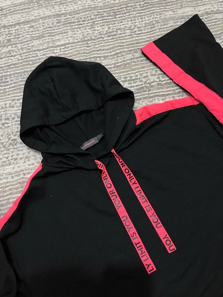 Siyah Kapüşonlu Fermuarlı Crop Sweat - Görsel 2