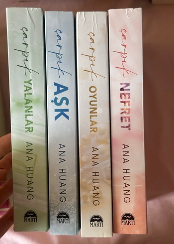  Ana Huang Çarpık Kitap Seti