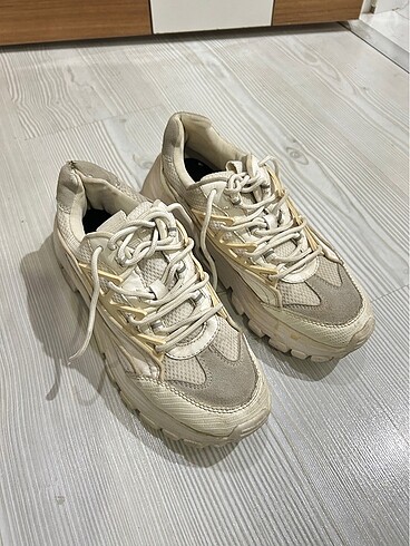 Zara spor ayakkabı