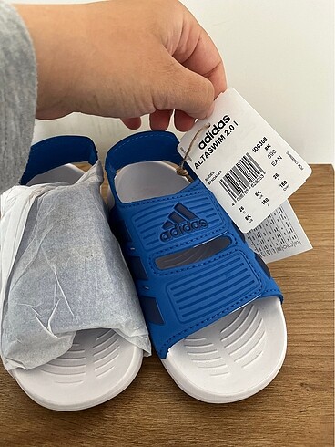 Adidas sandalet