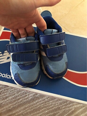 22 Beden mavi Renk Adidas spor ayakkabı