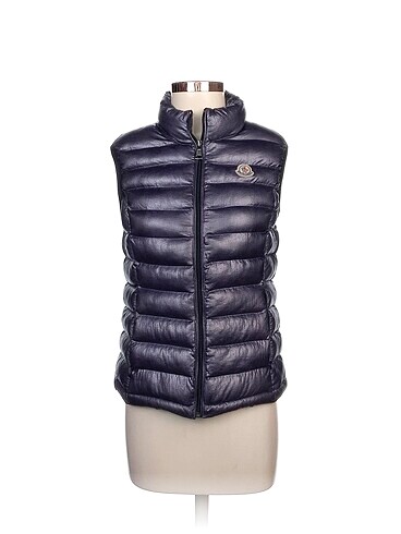 Moncler Yelek %70 İndirimli.