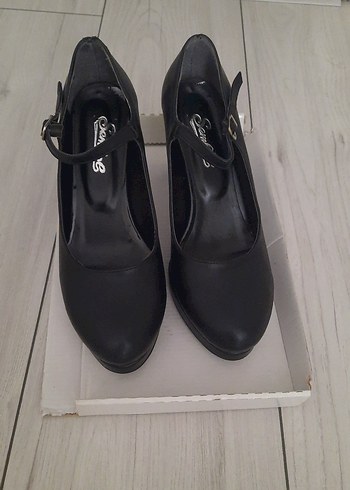Diger Siyah Tokalı Stiletto Kadın Klasik Ayakkabı