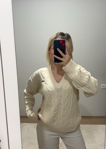 Bej V Yaka Örgü Kadın Kazak - Görsel 2