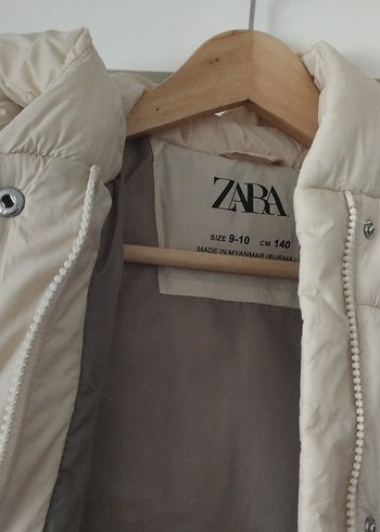 Düğmeli Bej Kız Çocuk  Kapüşonlu Yelek - Görsel 3