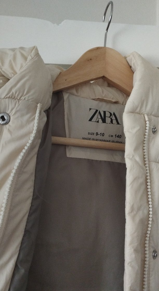 Düğmeli Bej Kız Çocuk  Kapüşonlu Yelek - Görsel 3