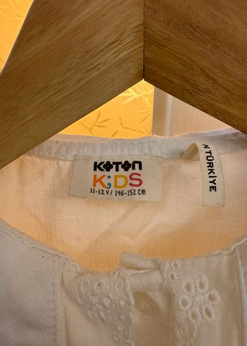 Nakışlı Beyaz Kız Keten Gömlek - Görsel 3