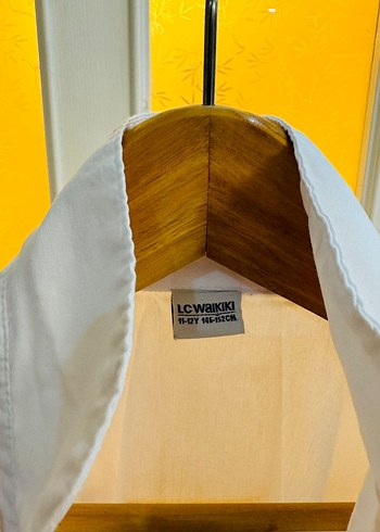 Dantel Detaylı Beyaz Kolsuz Bohem Gömlek - Görsel 3