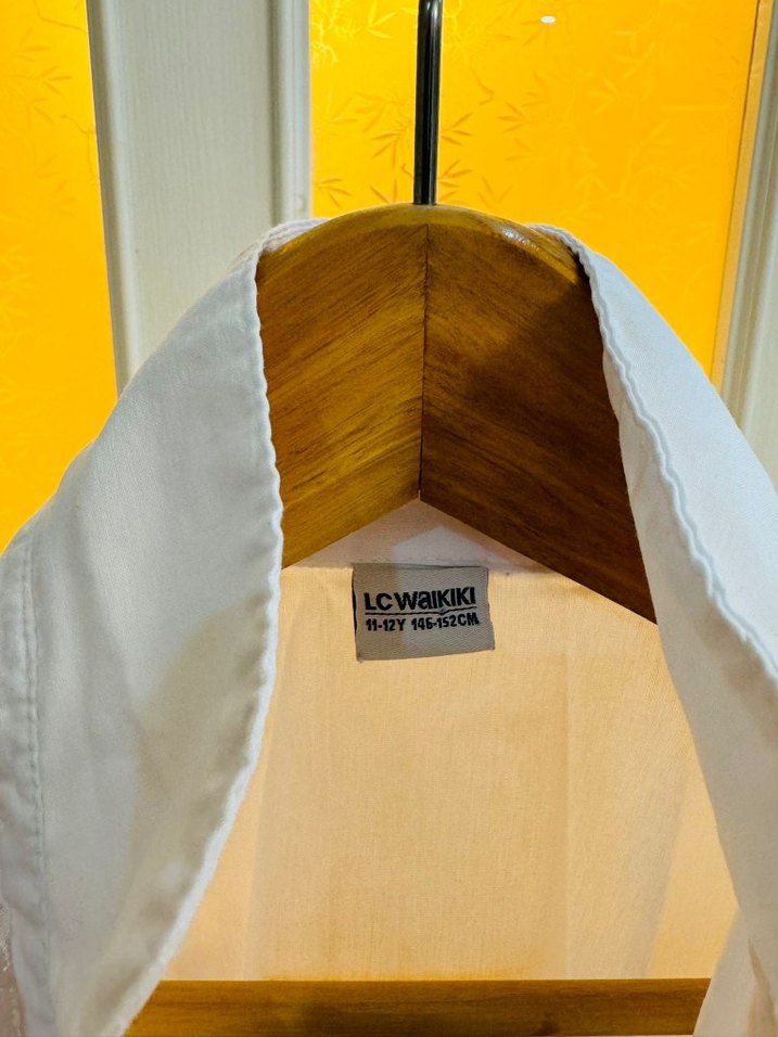 Dantel Detaylı Beyaz Kolsuz Bohem Gömlek - Görsel 3