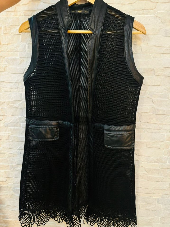 Uzun Siyah Dantel Detaylı Kolsuz Kız Yelek - Görsel 2