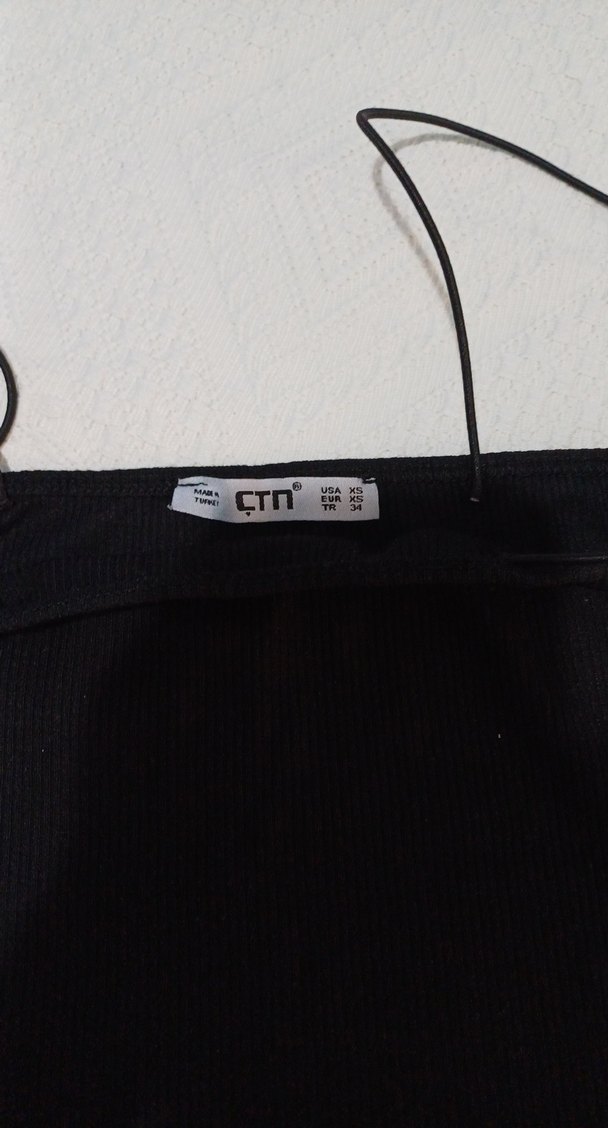 Siyah İnce Askılı Crop Top - Görsel 3