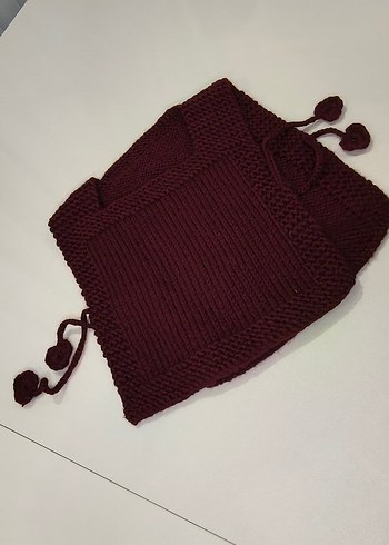 beyaz ve bordo çocuk pançosu