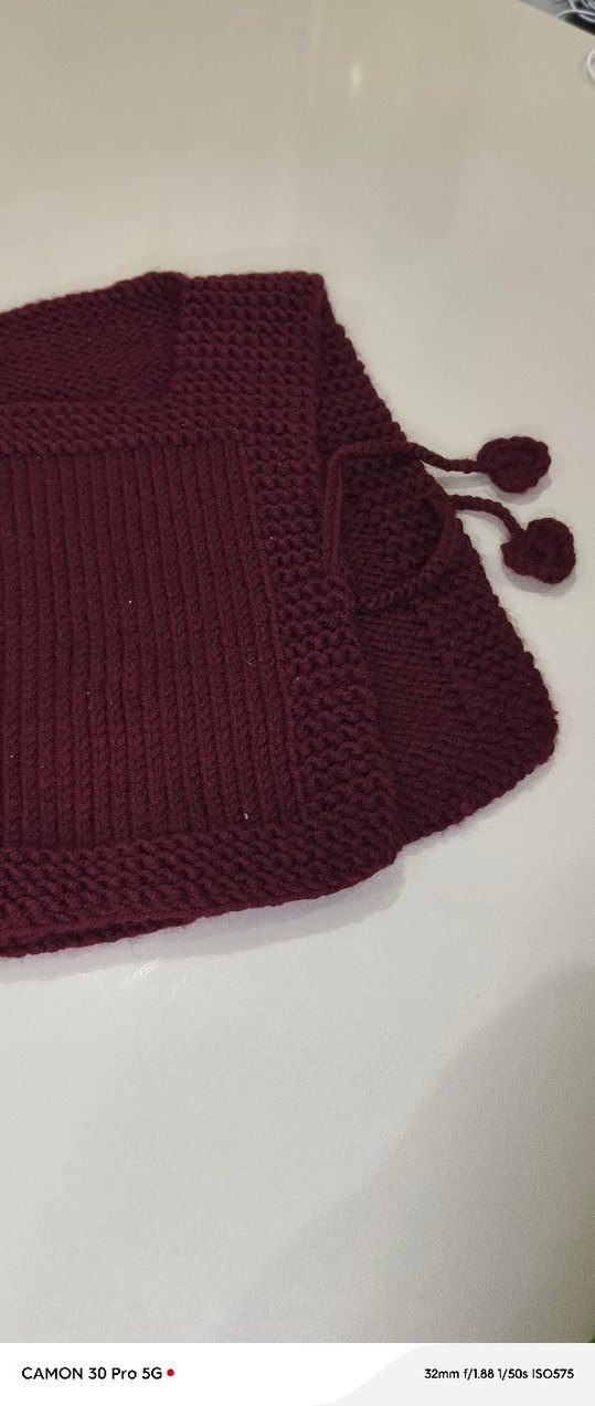 beyaz ve bordo çocuk pançosu - Görsel 2