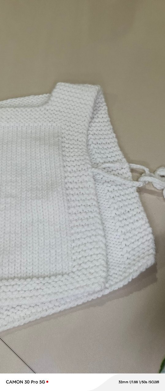 beyaz ve bordo çocuk pançosu - Görsel 4