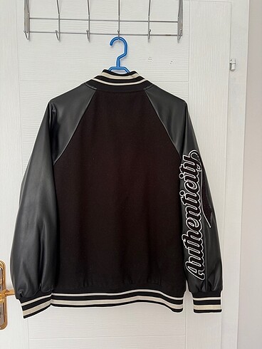 l Beden siyah Renk Bershka kolej ceket
