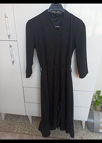 Uzun Siyah Keten V Yaka Elbise