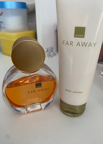 Avon Far Away Kadın Parfüm ve Vücut Losyonu