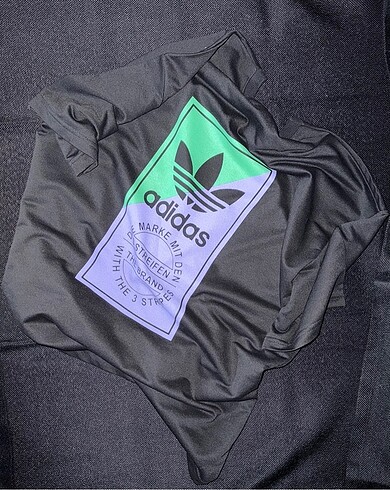 Replika Adidas T-shirt