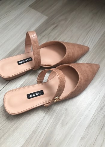Nine West Bej Topuklu Kadın Terlik