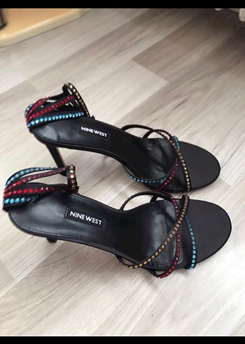 Çok Renkli Boncuklu Stiletto Topuklu Kadın Ayakkabı - Görsel 4