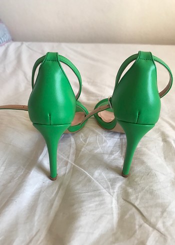 Yeşil Parlak Stiletto Topuklu Kadın Ayakkabı - Görsel 5