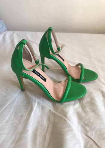 Yeşil Parlak Stiletto Topuklu Kadın Ayakkabı - Görsel 2