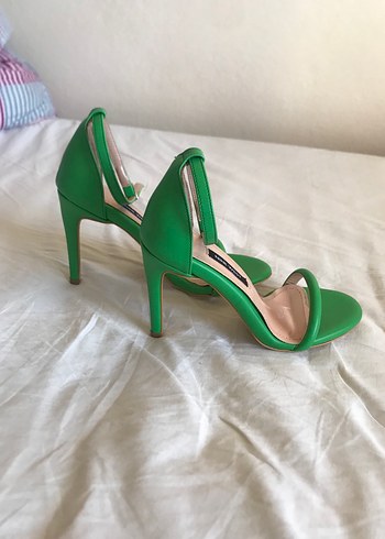 Yeşil Parlak Stiletto Topuklu Kadın Ayakkabı - Görsel 6