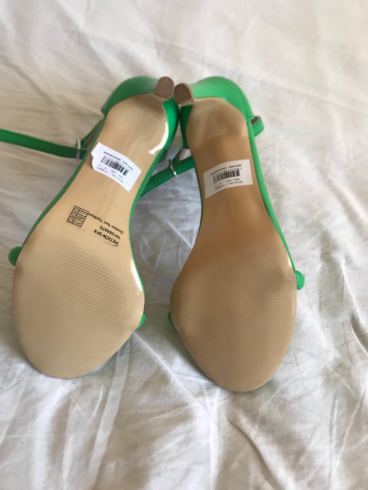 Yeşil Parlak Stiletto Topuklu Kadın Ayakkabı - Görsel 4