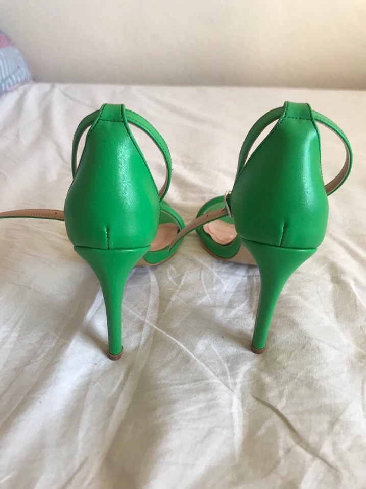 Yeşil Parlak Stiletto Topuklu Kadın Ayakkabı - Görsel 5