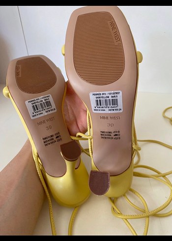 39 Beden Sarı Rugan Stiletto Topuklu Kadın Sandalet