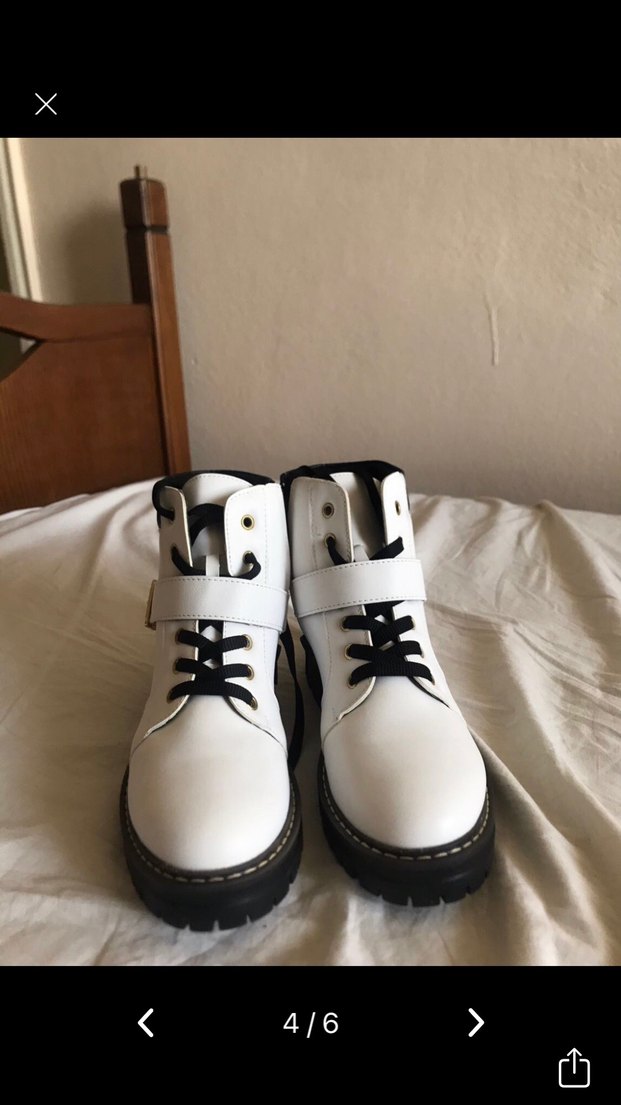 Tokalı Beyaz Kadın Botu, Kalın Topuklu - Görsel 3