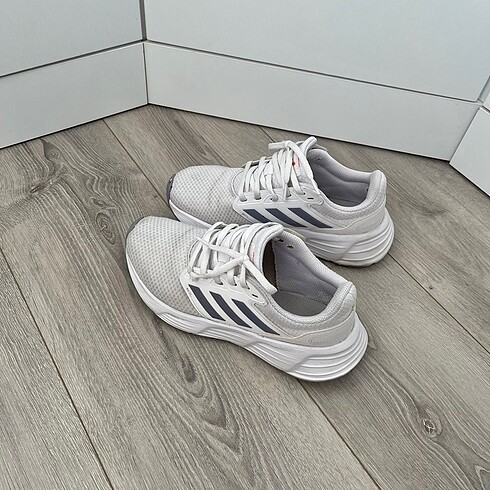 Adidas spor ayakkabı