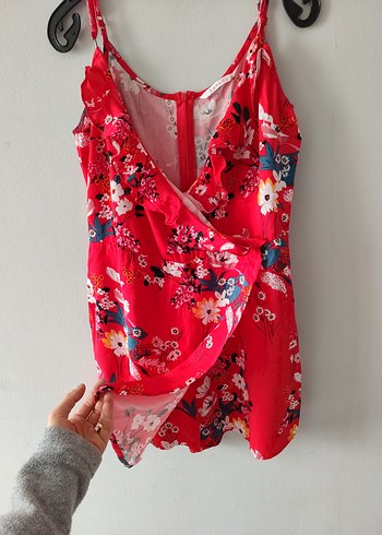 Çiçek Desenli Kırmızı Mini Tulum - Görsel 2