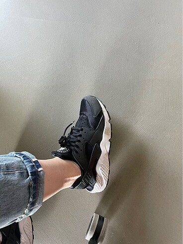 38 Beden siyah Renk Nike Huareche Spor Ayakkabı