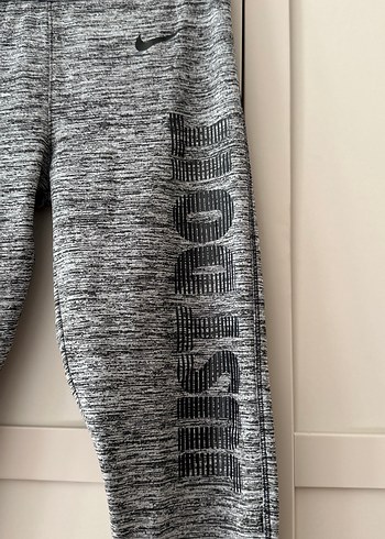 Nike Gri Nike Baskılı Spor Tayt