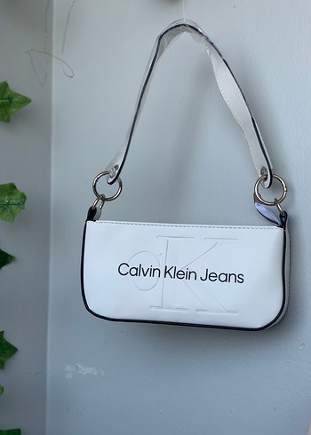 Calvin Klein Beyaz Deri Kadın Çanta