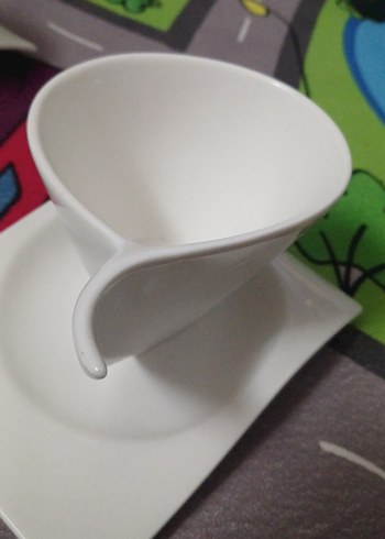 Beyaz Büyük Fincan ve Tabak Seti - Görsel 4