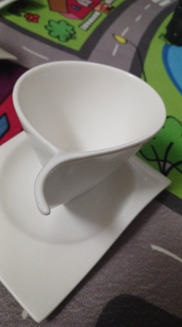 Beyaz Büyük  Fincan ve Tabak Seti - Görsel 4