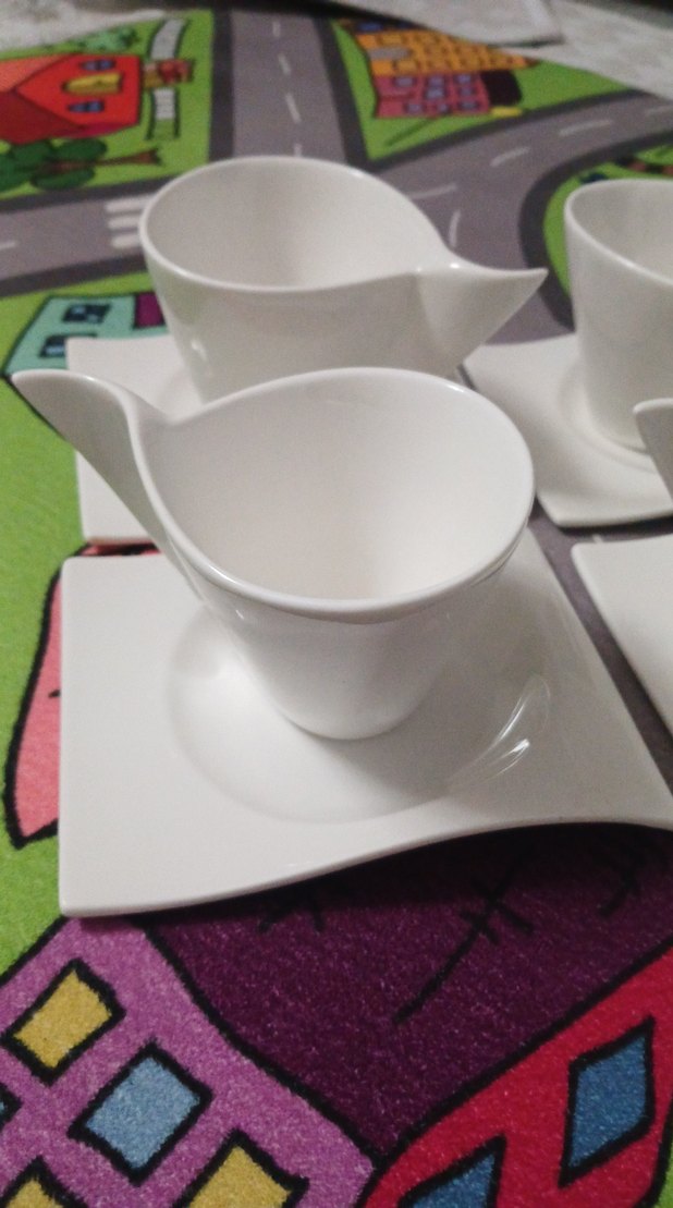 Beyaz Büyük  Fincan ve Tabak Seti - Görsel 2
