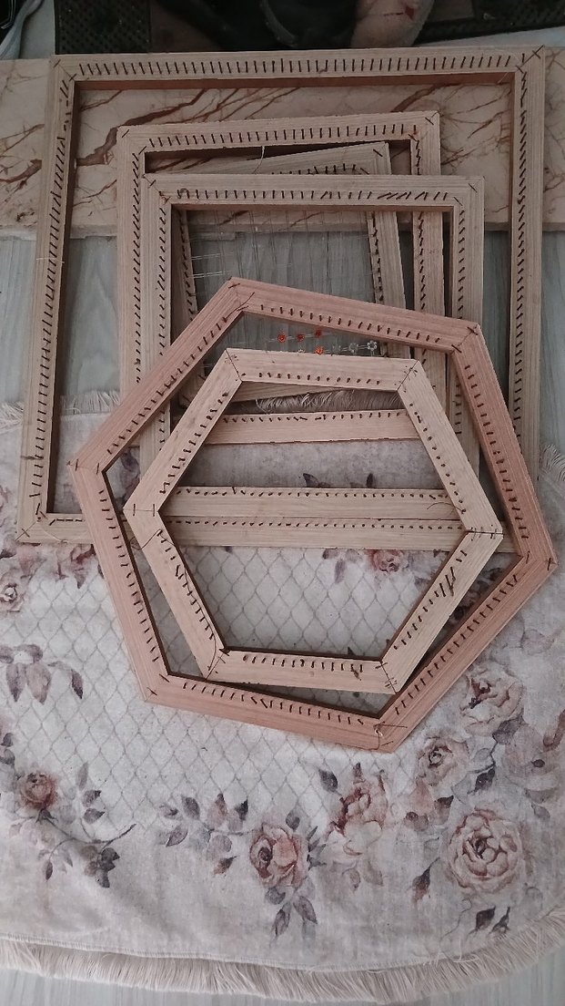 Bej Altıgen ve Dikdörtgen Çerçeveler - Görsel 2