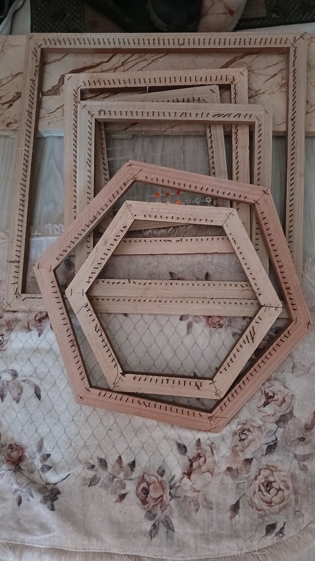 Bej Altıgen ve Dikdörtgen Çerçeveler - Görsel 3