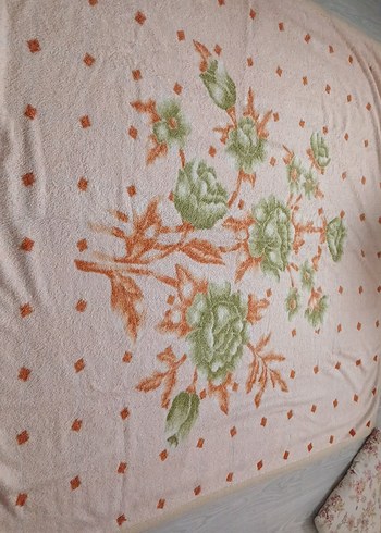 Sarı Pastel Çiçek Desenli Battaniye - Görsel 5