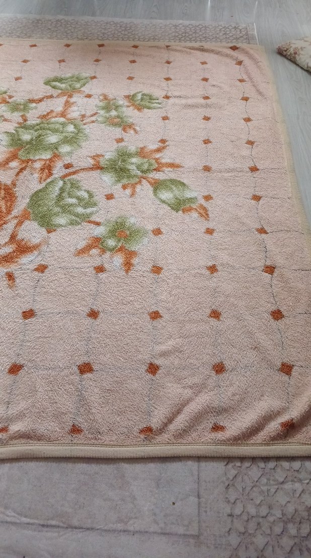 Sarı Pastel Çiçek Desenli Battaniye - Görsel 4