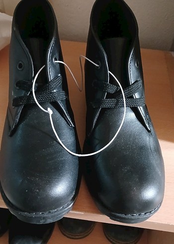 Siyah Erkek Bot - Görsel 2