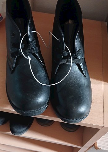 Siyah Erkek Bot - Görsel 3