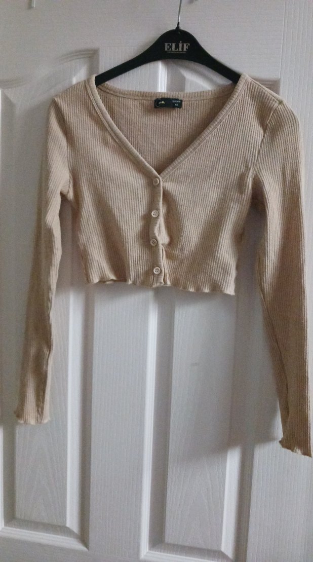 Bej V Yaka Düğmeli Kadın Hırka - Görsel 2