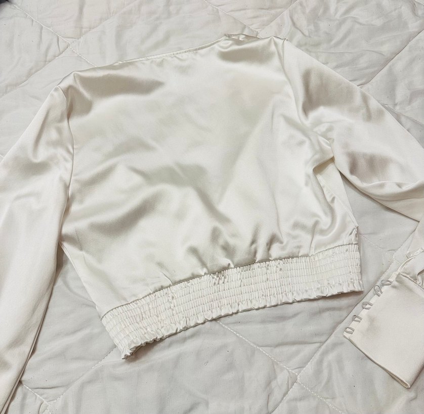 Beyaz V Yaka Kadın İpek Bluz - Görsel 3