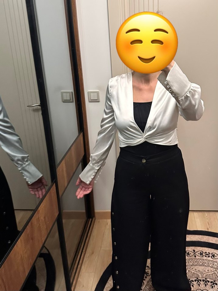 Beyaz V Yaka Kadın İpek Bluz - Görsel 5